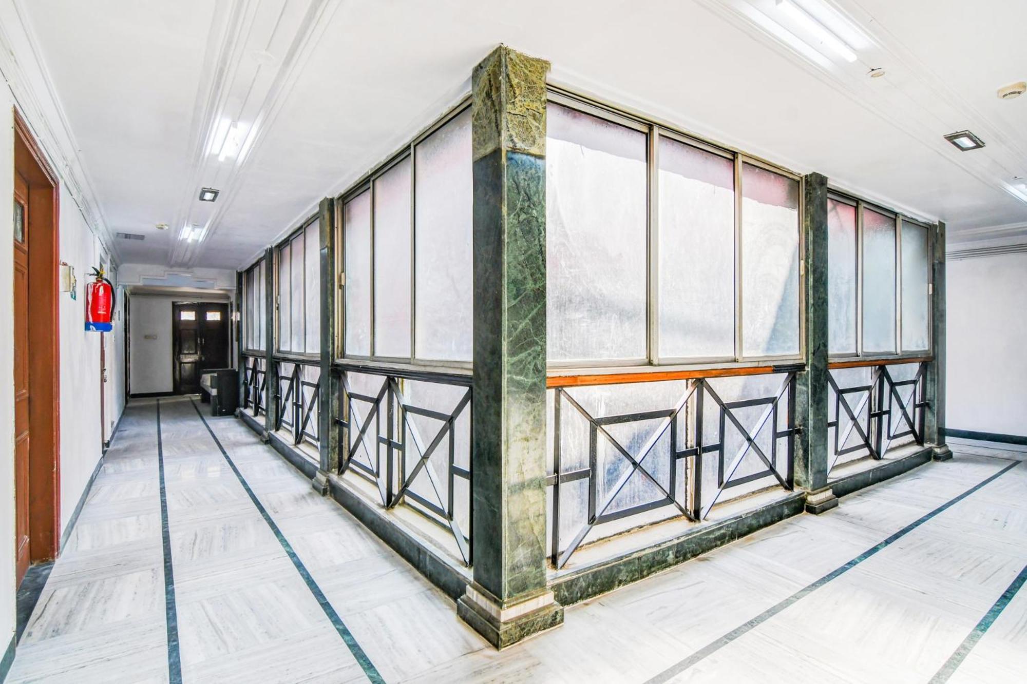 Super Hotel O Lenin Sarani Calcutta Exteriör bild